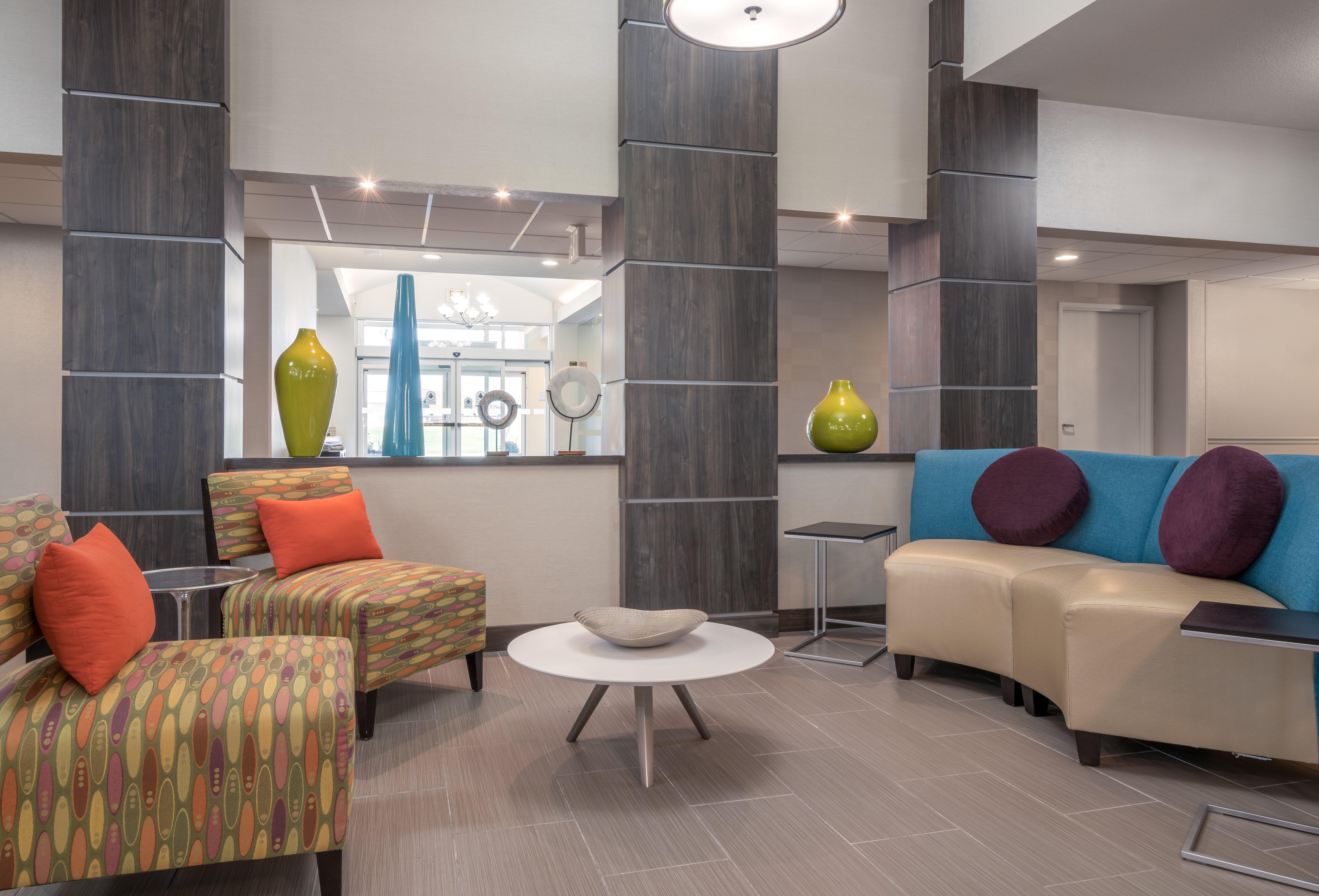 Express & By Ihg Ames