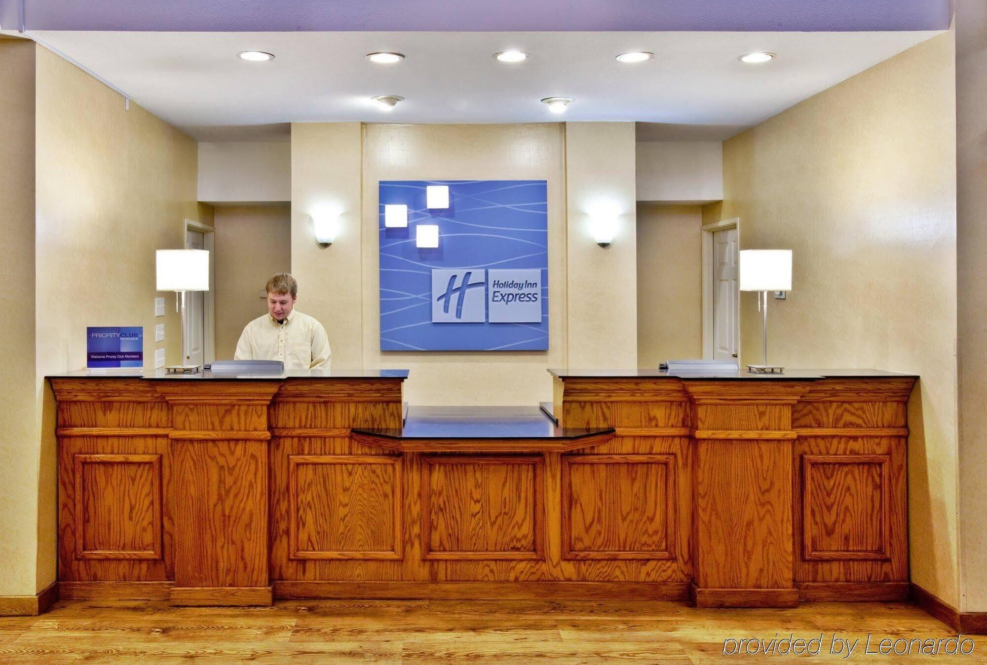 Hotel Express & By Ihg Ames